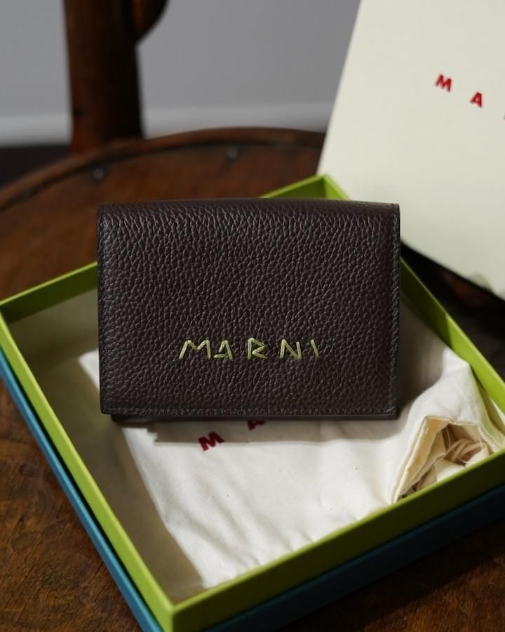 TRIFOLD WALLET (BROWNPISTACHIO)<img class='new_mark_img2' src='https://img.shop-pro.jp/img/new/icons14.gif' style='border:none;display:inline;margin:0px;padding:0px;width:auto;' />