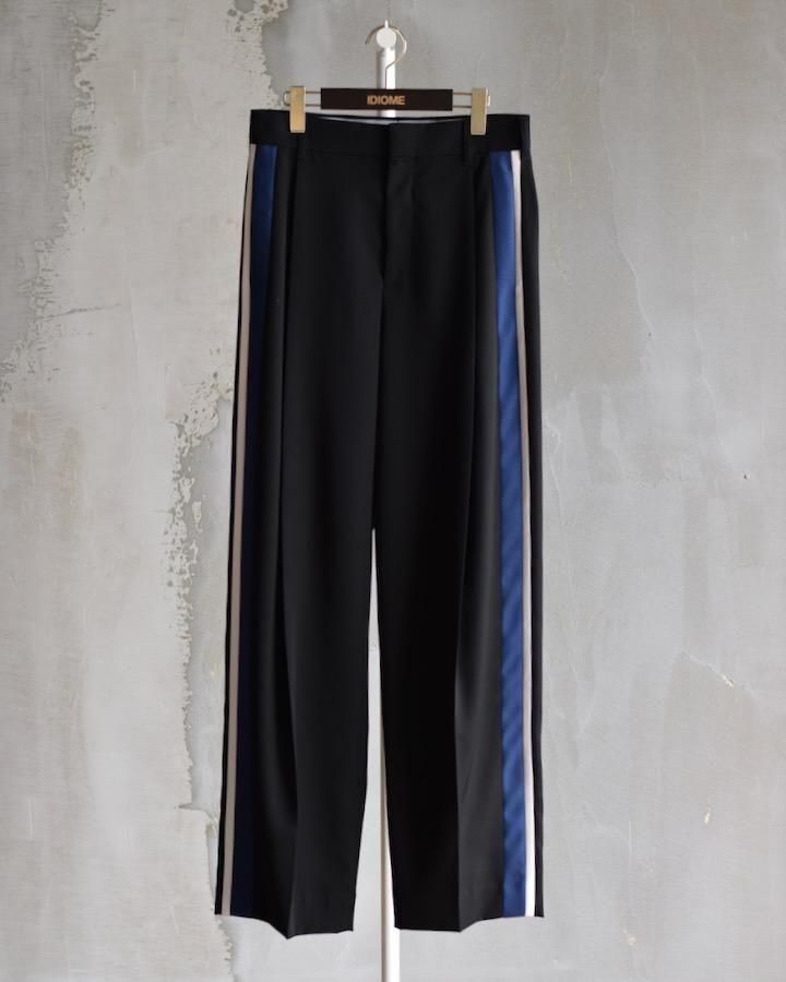WOOL BATAVIA SLACKS<img class='new_mark_img2' src='https://img.shop-pro.jp/img/new/icons14.gif' style='border:none;display:inline;margin:0px;padding:0px;width:auto;' />