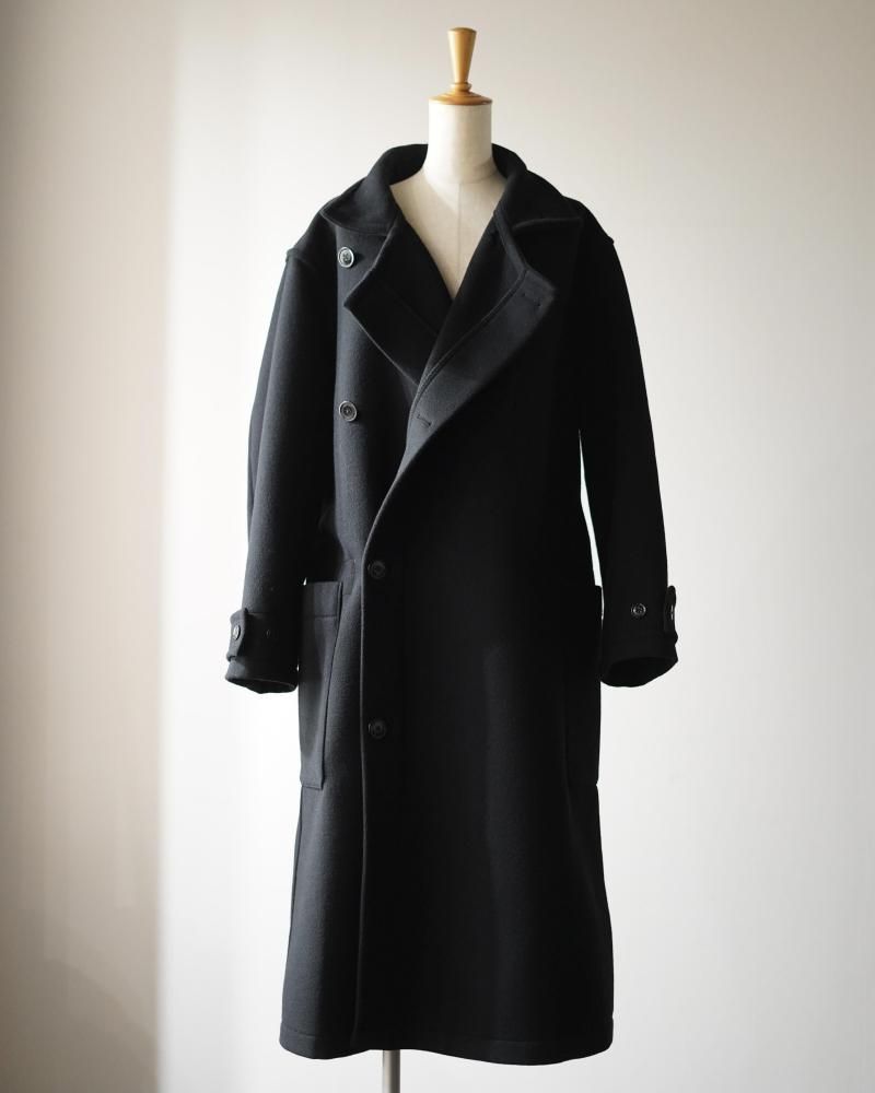 新品同様✩本物✩ムートンコート✩柔らか✩ブラック✩ツルツルの革✩軽いです MEGUMIがアパレルブランドと初コラボ 「ずっと欲しかった」フェイク