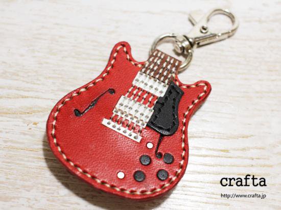 ギター型ピックケース 赤160525 - crafta（クラフタ）遊びと機能の革小物