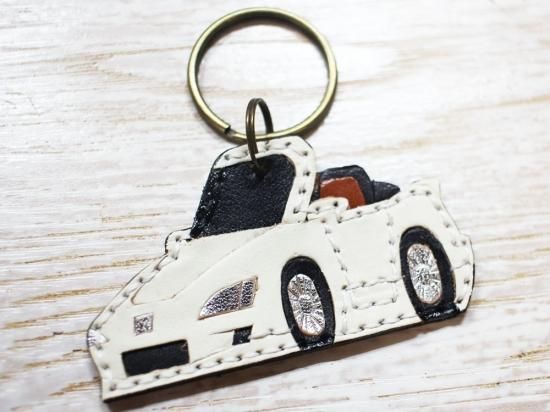車キーホルダー 黄色・白180923 - crafta（クラフタ）遊びと機能