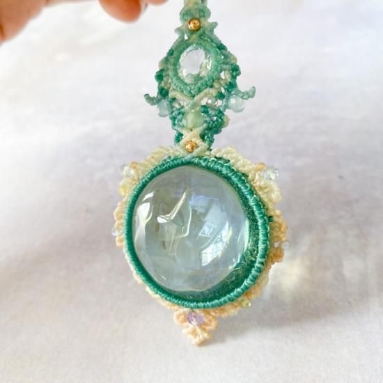 TG WORKS ガラスルース×アクアマリンマクラメペンダント - 旅
