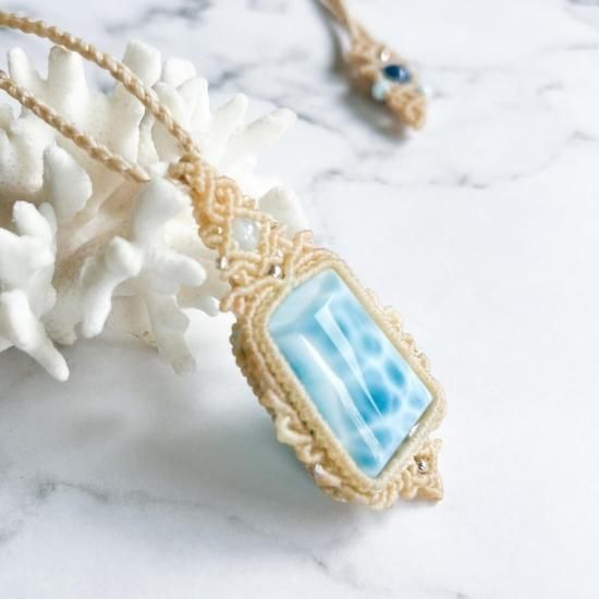 高品質ラリマーマクラメペンダント｜ナチュラル・台形 - 旅する天然石