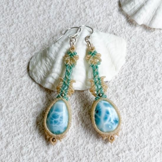 ラリマー マクラメピアス 高品質ラリマーマクラメピアス｜ホワイト - 旅する天然石と