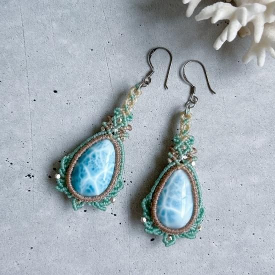 ラリマー マクラメピアス 高品質ラリマーマクラメピアス｜ホワイト - 旅する天然石と