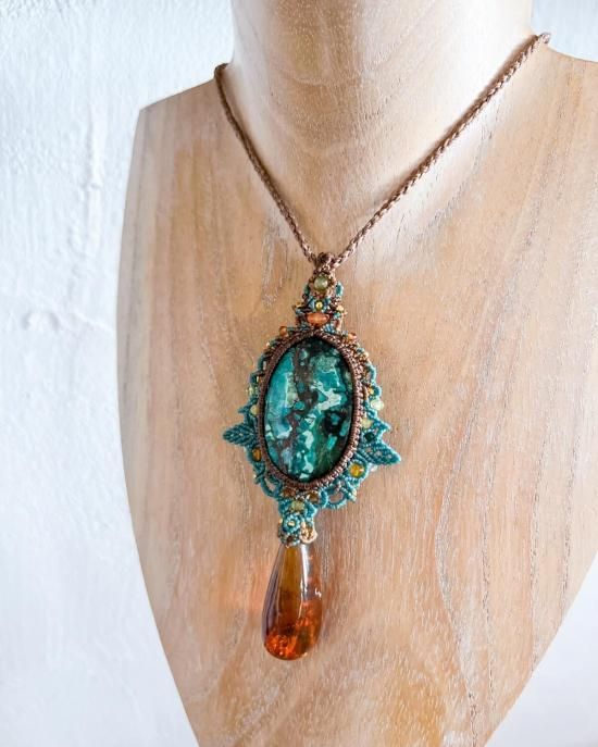 チベタンターコイズ×アンバーマクラメペンダント&アンバーマクラメピアスセット