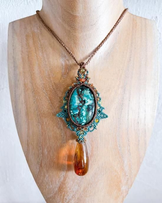 チベタンターコイズ×アンバーマクラメペンダント&アンバーマクラメピアスセット