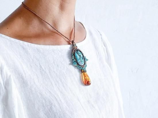 チベタンターコイズ×アンバーマクラメペンダント&アンバーマクラメピアスセット