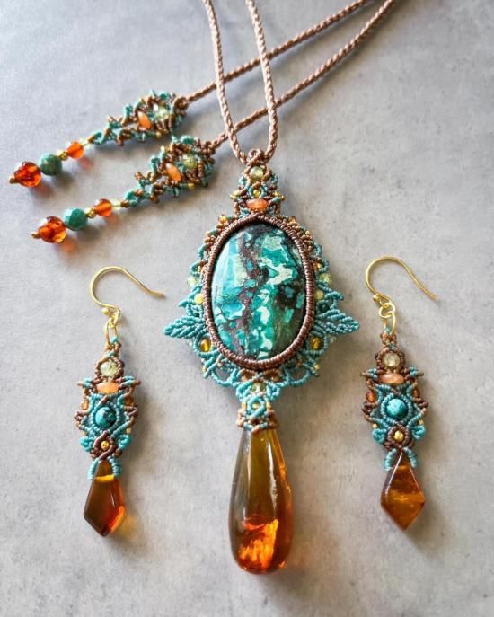 チベタンターコイズ×アンバーマクラメペンダント&アンバーマクラメピアスセット