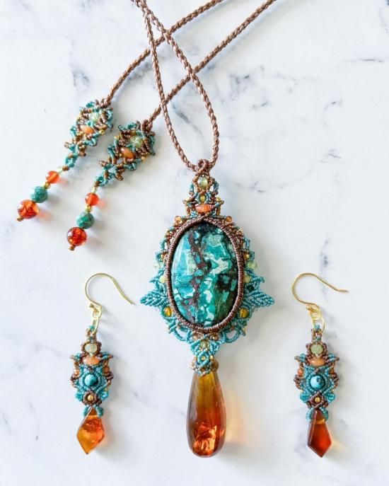 チベタンターコイズ×アンバーマクラメペンダント&アンバーマクラメピアスセット