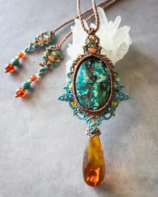 チベタンターコイズ×アンバーマクラメペンダント&アンバーマクラメピアスセット