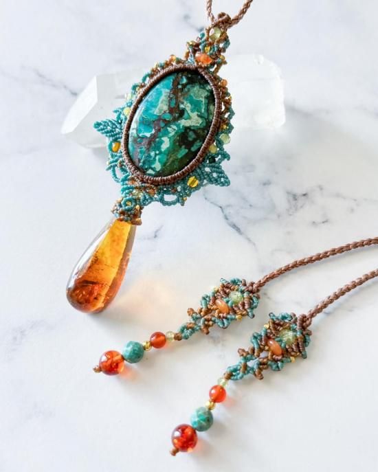 チベタンターコイズ×アンバーマクラメペンダント&アンバーマクラメピアスセット