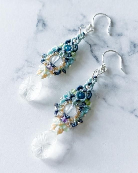 カービングアメシスト×ホワイトムーンストーンマクラメペンダント&水晶マクラメピアスセット