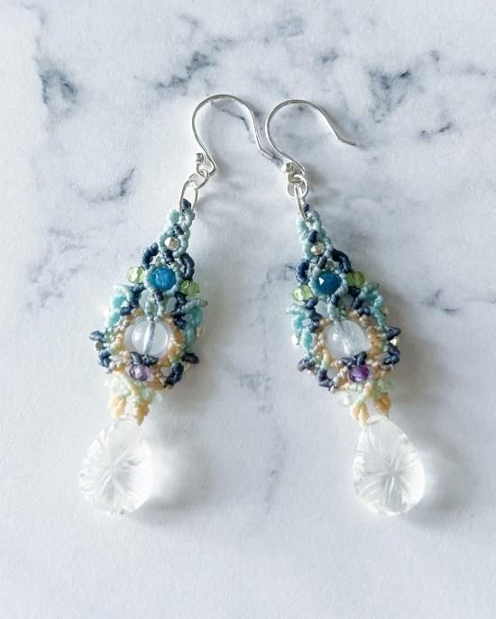 カービングアメシスト×ホワイトムーンストーンマクラメペンダント&水晶マクラメピアスセット