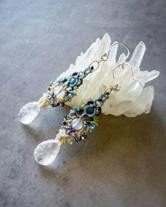 カービングアメシスト×ホワイトムーンストーンマクラメペンダント&水晶マクラメピアスセット