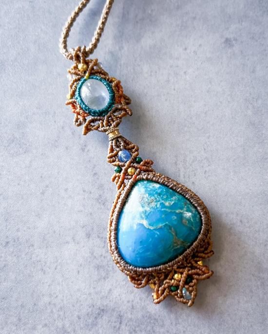 アリゾナターコイズ×ムーンストーンマクラメペンダント&ターコイズマクラメピアスセット