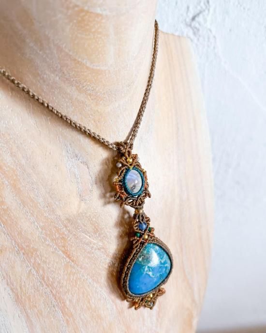 アリゾナターコイズ×ムーンストーンマクラメペンダント&ターコイズマクラメピアスセット