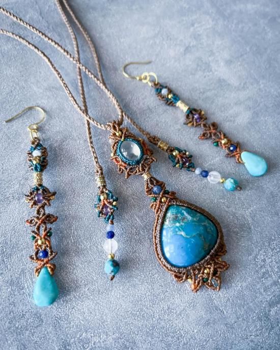 アリゾナターコイズ×ムーンストーンマクラメペンダント&ターコイズマクラメピアスセット