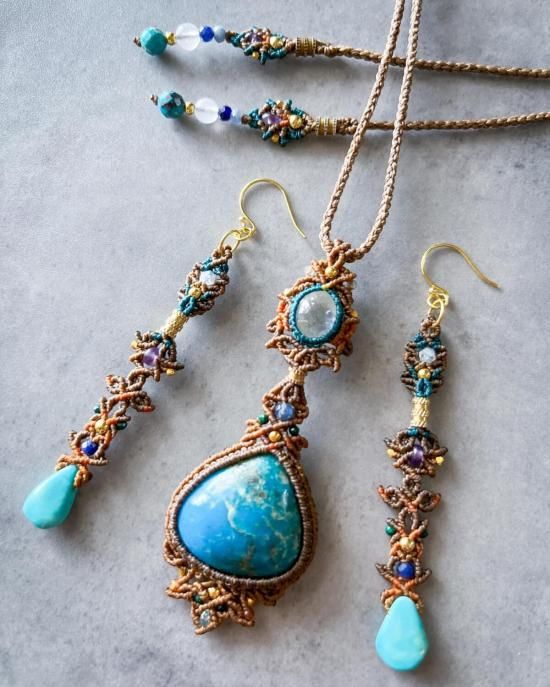 アリゾナターコイズ×ムーンストーンマクラメペンダント&ターコイズマクラメピアスセット