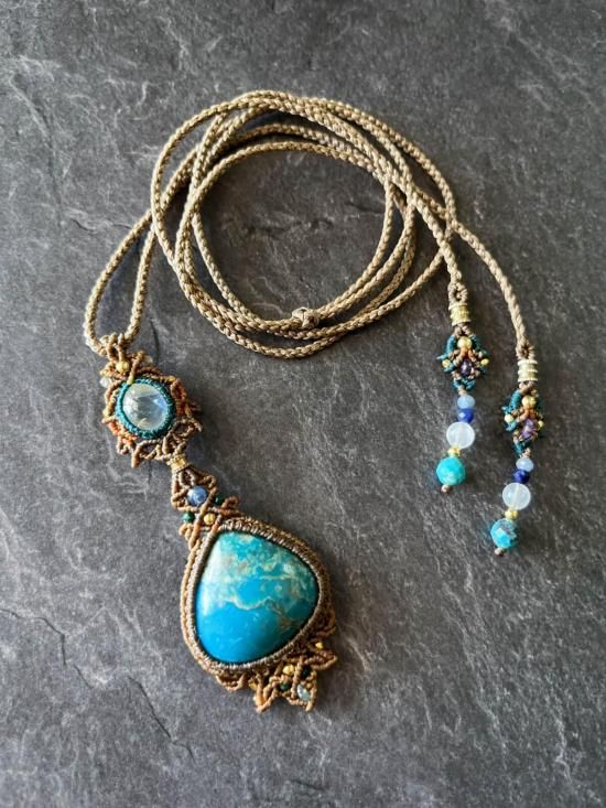 アリゾナターコイズ×ムーンストーンマクラメペンダント&ターコイズマクラメピアスセット