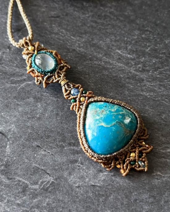 アリゾナターコイズ×ムーンストーンマクラメペンダント&ターコイズマクラメピアスセット