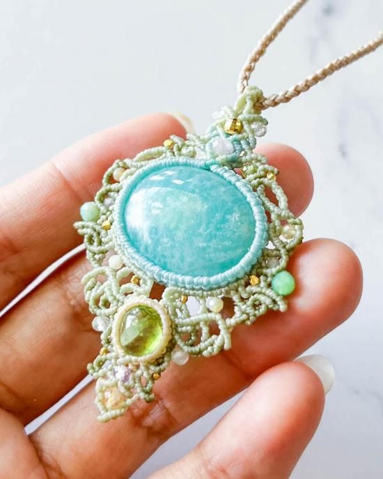 アマゾナイト×ペリドットマクラメペンダント&アマゾナイトマクラメピアスセット