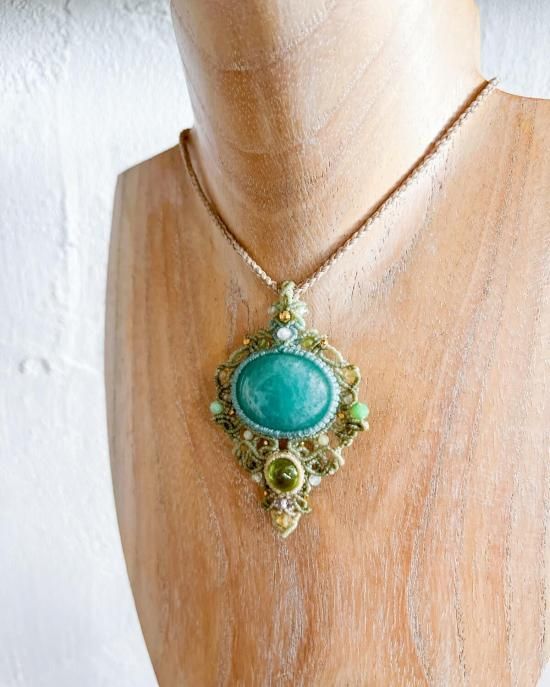 アマゾナイト×ペリドットマクラメペンダント&アマゾナイトマクラメピアスセット