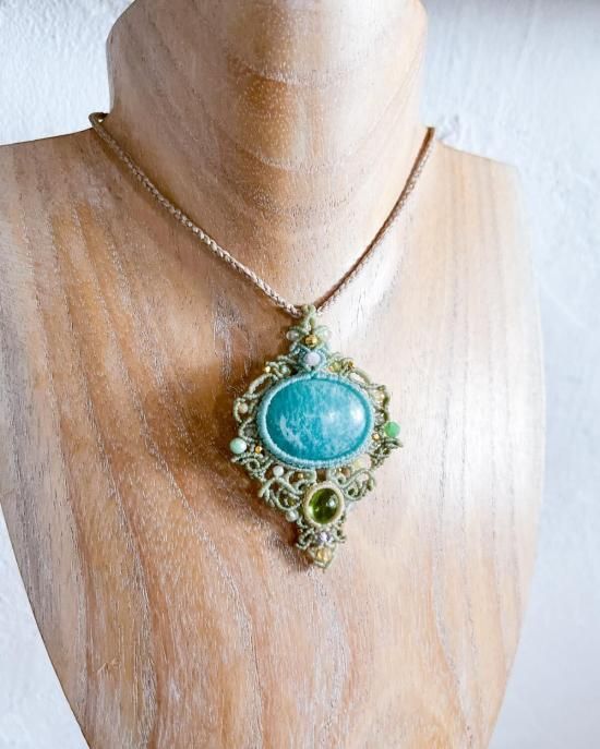 アマゾナイト×ペリドットマクラメペンダント&アマゾナイトマクラメピアスセット