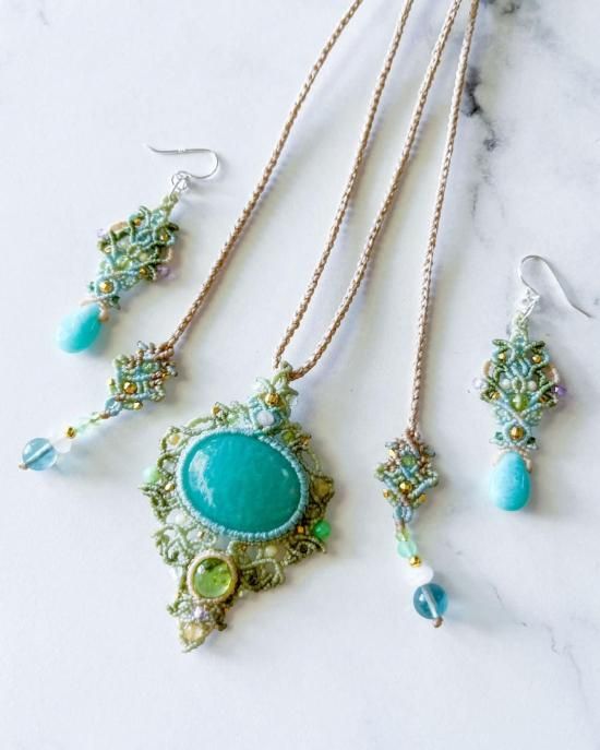 アマゾナイト×ペリドットマクラメペンダント&アマゾナイトマクラメピアスセット