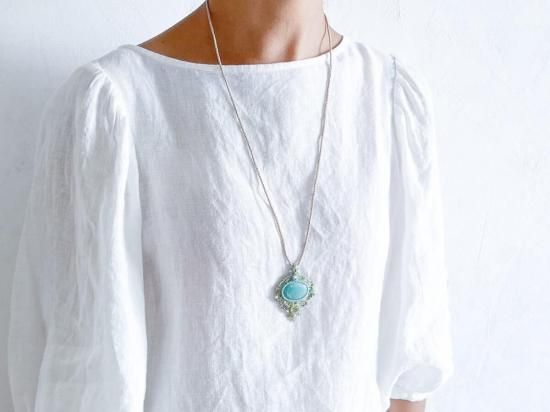 アマゾナイト×ペリドットマクラメペンダント&アマゾナイトマクラメピアスセット着画