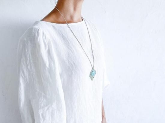 アマゾナイト×ペリドットマクラメペンダント&アマゾナイトマクラメピアスセット着画