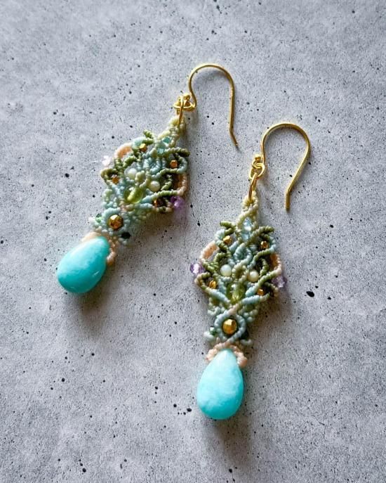 アマゾナイト×ペリドットマクラメペンダント&アマゾナイトマクラメピアスセット着画