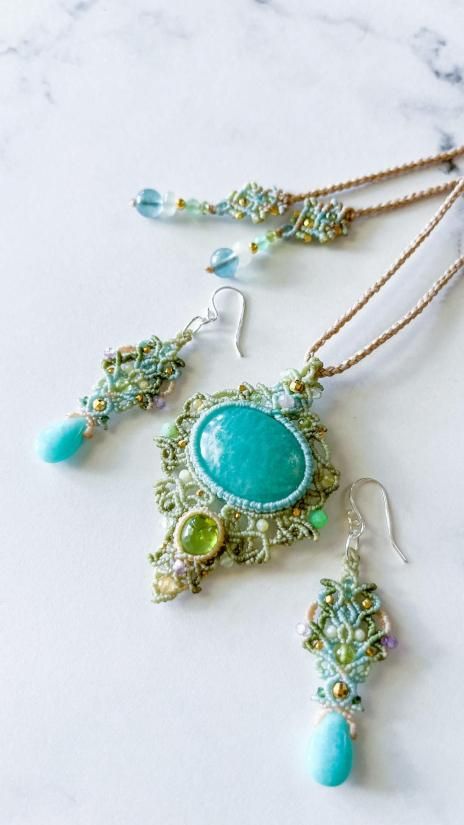 アマゾナイト×ペリドットマクラメペンダント&アマゾナイトマクラメピアスセット