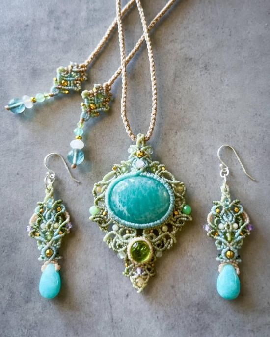 アマゾナイト×ペリドットマクラメペンダント&アマゾナイトマクラメピアスセット