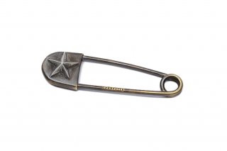 SAFETY PIN 5 STAR A (S) silver x brass