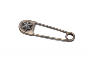 SAFETY PIN 6 STAR  (S) silver x brass