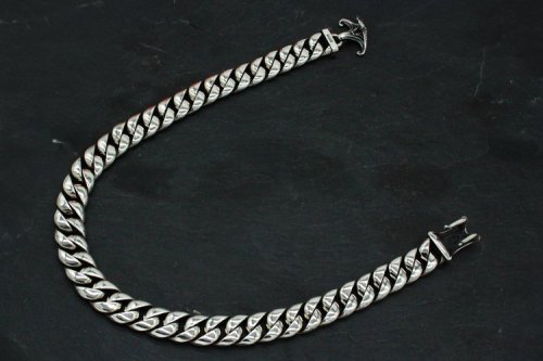 SNAKE CURB CHAIN NECKLACE