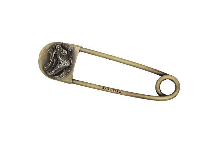 <img class='new_mark_img1' src='https://img.shop-pro.jp/img/new/icons1.gif' style='border:none;display:inline;margin:0px;padding:0px;width:auto;' />LAUNDRY PIN SNAKE (M) Silver925 x brass SAFETY PIN

