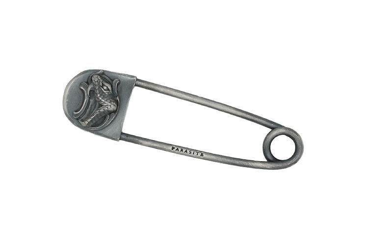 <img class='new_mark_img1' src='https://img.shop-pro.jp/img/new/icons1.gif' style='border:none;display:inline;margin:0px;padding:0px;width:auto;' />LAUNDRY PIN SNAKE (M) Silver925 x Silver925 SAFETY PIN
