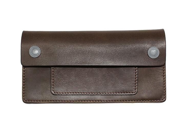 <img class='new_mark_img1' src='https://img.shop-pro.jp/img/new/icons1.gif' style='border:none;display:inline;margin:0px;padding:0px;width:auto;' />TRACKER LEATHER WALLET STANDARD  -KHAKI GRAY- 