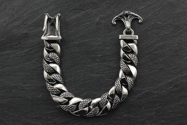 SNAKE SCALES CHAIN BRACELET