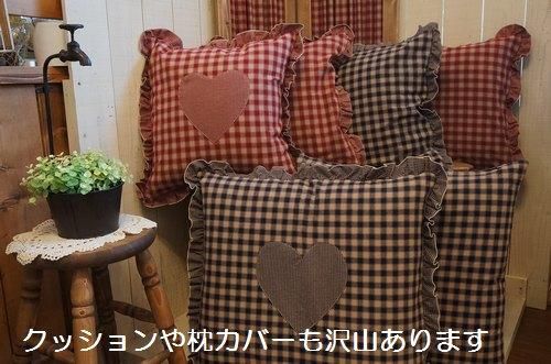 クッションカバー フリル&ハート付き 赤 - カントリー家具 カントリー