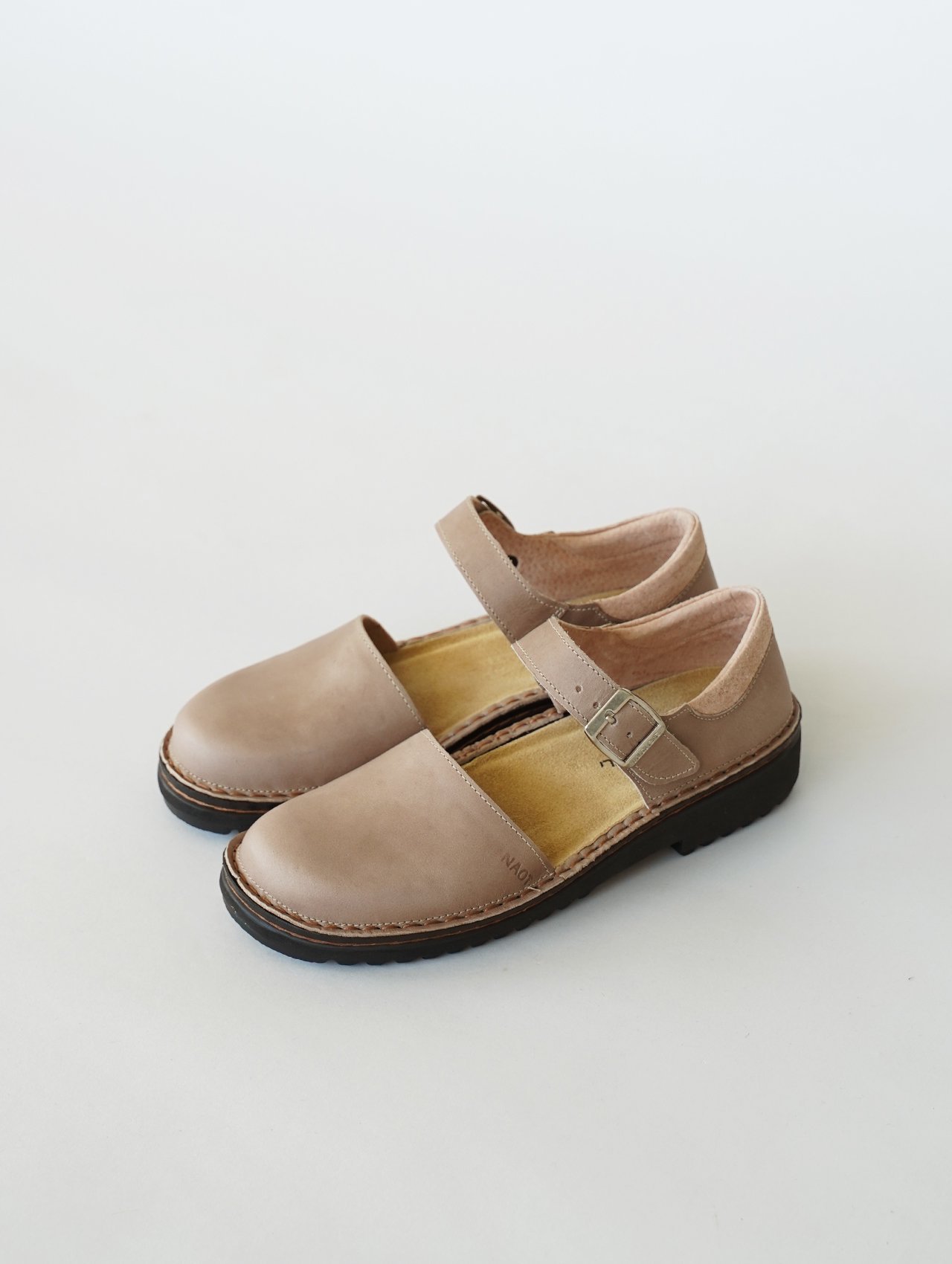 OLGA / Khaki Beige - ラインナップ - NAOT ナオトジャパンオフィシャルサイト