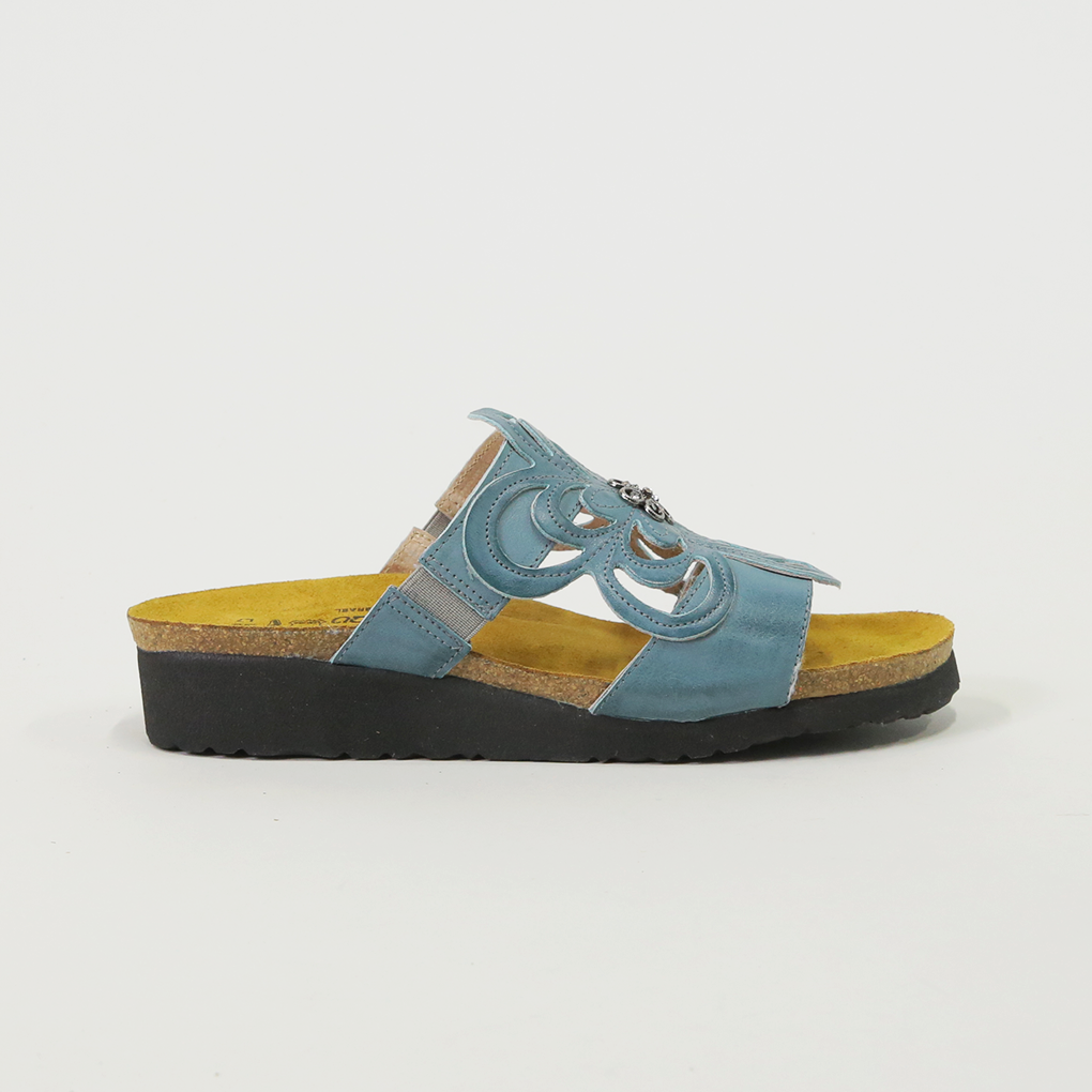 Naot on sale sandy sandals