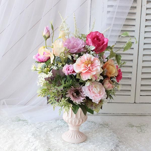 ピンク　モコモコ　 ゴージャス　ウィンター　造花　アレンジメント ピンクカップのクリスマスアレンジメント ポインセチア アーティ