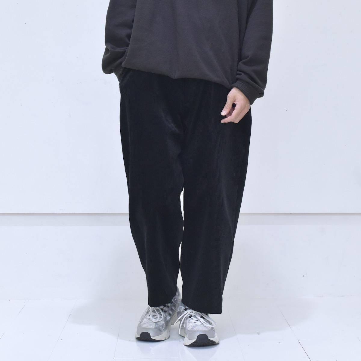 THE DAY | British Corduroy Tuck Wide Pants (Black) - FFC.