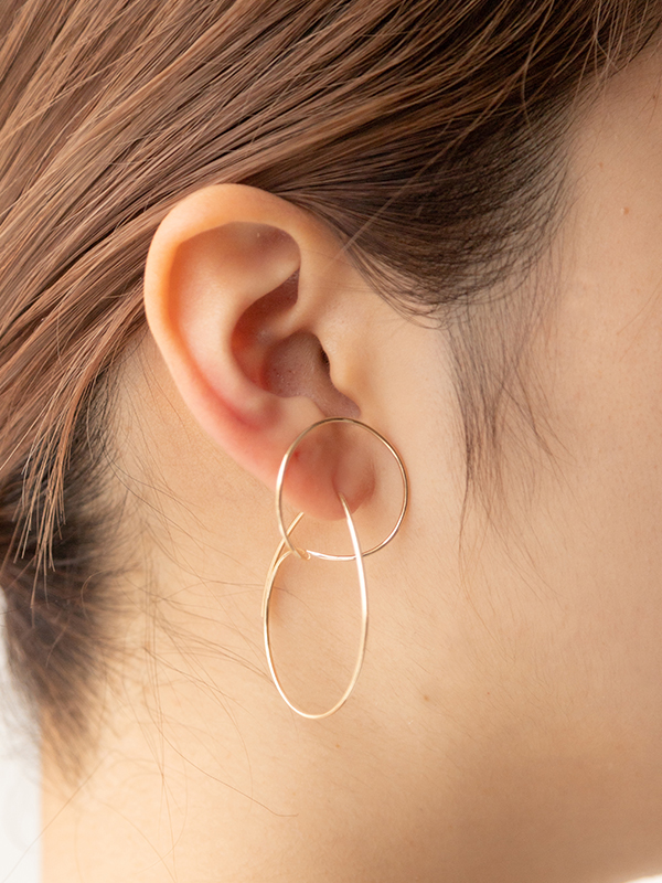 Floating Hoop Earrings M-フローディングフープイヤリングエム