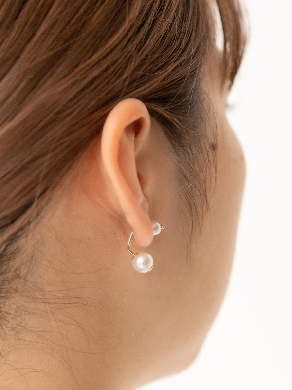 Bumble Bee Pearl Earring With Pearl Back-バンブルビーパールイヤリング-hirotaka（ヒロタカ）通販|  stcompany