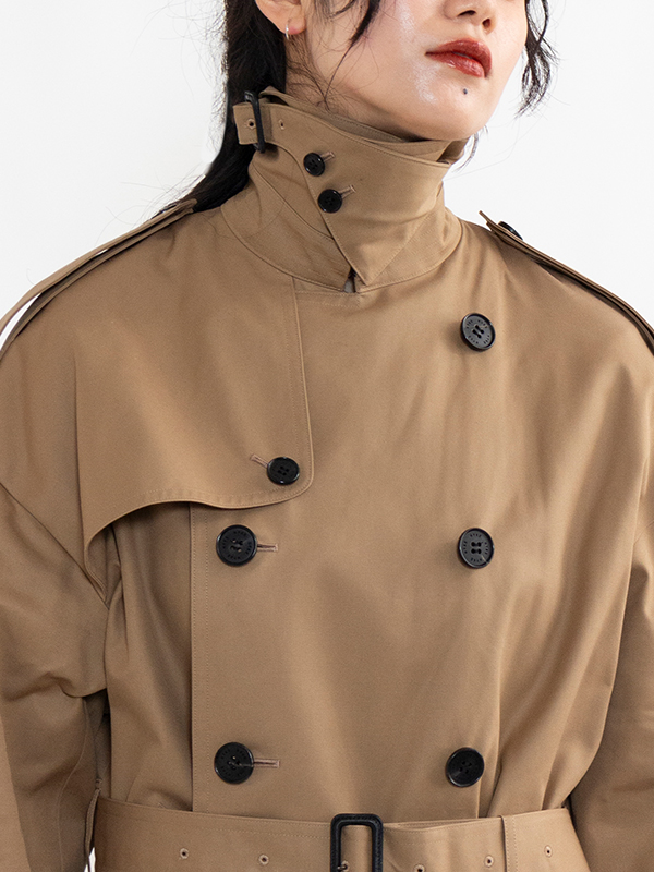 HYKE トレンチコートＴＲＥＮＣＨ　ＣＯＡＴ／ＢＩＧ　ＦＩＴ定価110000万円