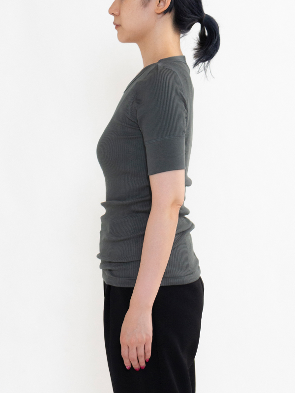 SHORT-SLV TEE-ショートスリーブティー-HYKE（ハイク）通販| st